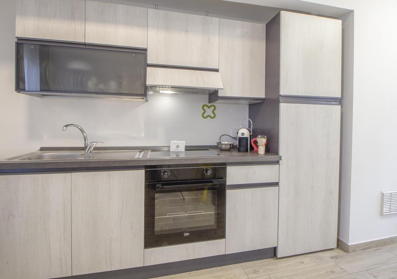 Appartamento Con 2 Camere E 2 Bagni In Centro Con Parcheggio Matera Exterior foto